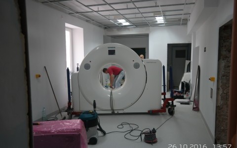 Nowoczesny tomograf w Szpitalu w Goleniowie .